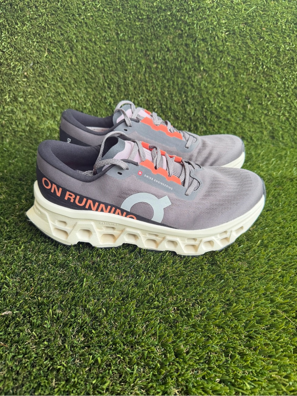 On Cloud Monster 3 women’s size 8.5